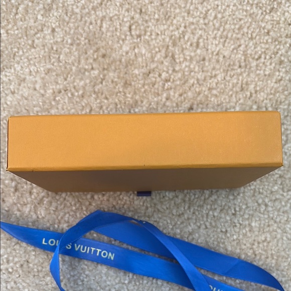 Louis Vuitton Orange Box with Blue Ribbon - Picture 4 of 8